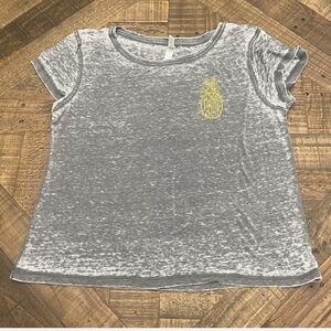 Gray burnout style Pineapple Willys graphic geometric tee